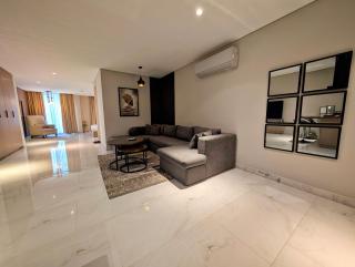 Alvis Suite Luxury One-Bed Apartment - Gulburg MM Alam - Free Parking - 5