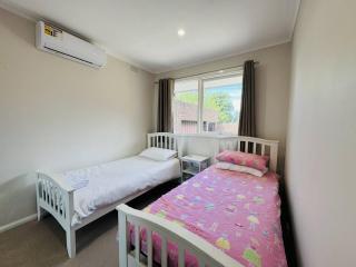 Cozy home in Notting Hill, Australia - 5