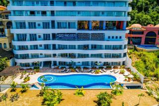 Luxury bayfront condo with amazing views, pool & spa - 0