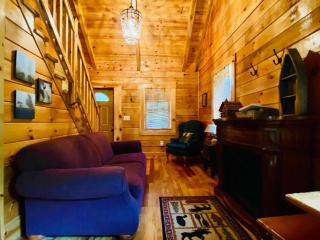 On The Rocks - RRG - Hot Tub - WiFi - Private Pond - 7