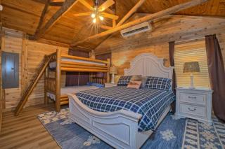 Fish Tales Cabin - 2