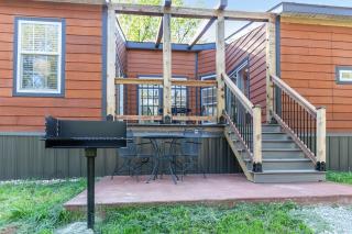 4 bedroom at Cedar Ridge with Fire Pit and huge TV - 1