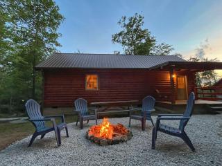 Pluggy's Place - Perfect Location - Outdoor Fire pit - 1