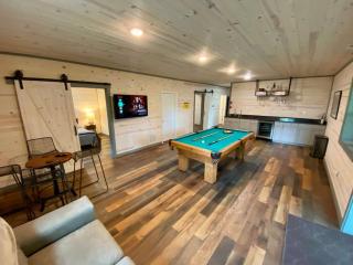Red Route One - Mega LUX Cabin - Hot Tub - Pool Table - Central Location - 7