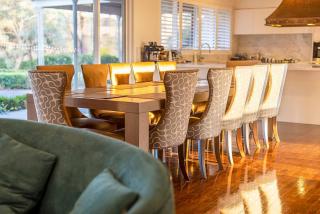 Cloudcrest Estate | Pool, Tennis, Golf & Kangaroos - 3