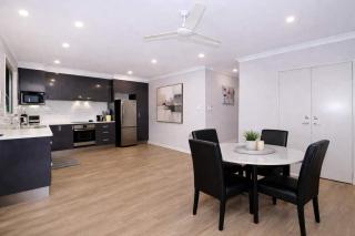 Golf Course Haven in Townsville - 7