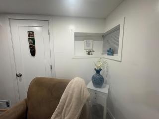 Silverado Suite Modern Quiet 2BR Queen's Downtown - 6