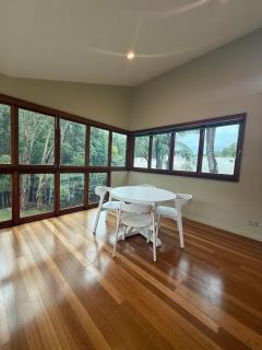 Yaroomba Getaway Across from Clive Palmer Golf Course - 9