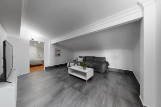 Waterfront Stay at Newport Commercial Kitchen - 5