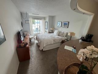 Oceanfront Escape - Studio with Kitchenette - 6