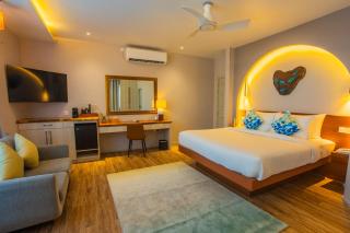 Coconut Tree Hulhuvilla Beach - 6