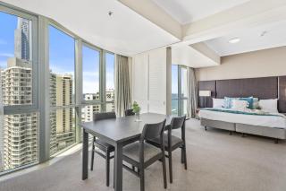 Bright Apartment Near Surfers Paradise Beach - 3