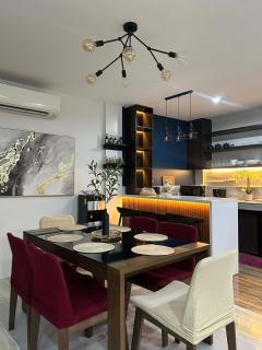 Spacious 3BR Family Home for Groups - 8