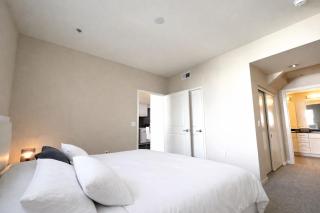 Luxury 2 Bedroom 2 Bathroom With Fitness Center and Pool - 4