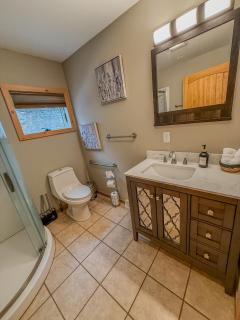 Modern Lakeview Escape - 1