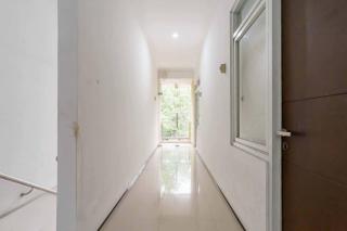 Aimer Guest House Syariah Mitra RedDoorz - 5
