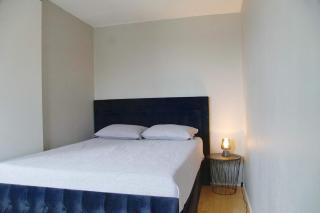 Urban Living 3 minutes from S-Train - 9