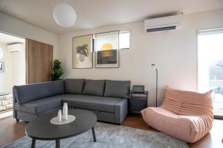 Bright 4BR Home in Ozu Sleeps 11 by Restavio - 7