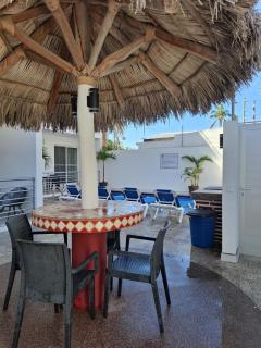 B3 Condo con terraza privada y jacuzzi a metros de la playa - 4