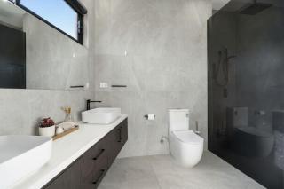 Grand Designer 5BR Home with Pool | Balwyn - 3