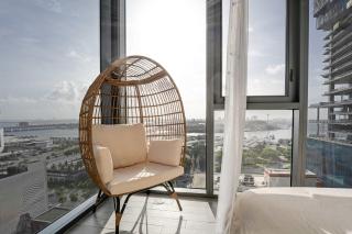 Downtown Miami 2BR Skyline Bay View Balcony Corner Suite LuxePad - 0