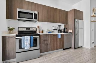 Downtown Miami Penthouse Studio Skyline Balcony Suite Near Port LuxePad - 6
