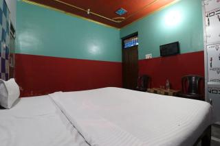 Capital O Honey Hotel - 4