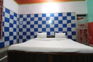 Capital O Honey Hotel - 1