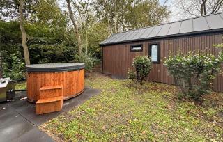 Awesome Home In Oud Gastel With Wifi - 9