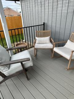 Comfortable Modern Suite, Hot Tub, Sleeps 4 - 4