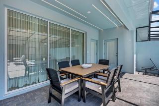 Beautifully Renovated 5-Bedroom Villa w Pool Near Disney - 2