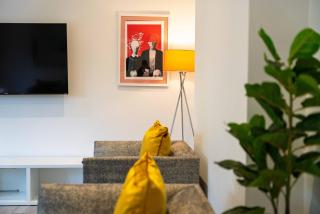 3 Bedroom Home in South London - 4