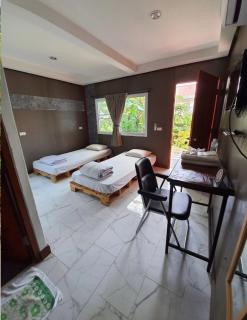 We Home Guesthouse - 4