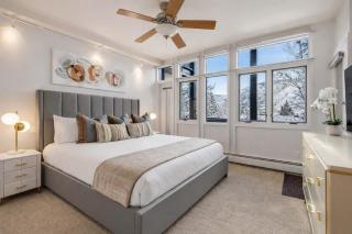 New Listing! 3 BR 3 BA Updated Condo - Pool & Hot-tub - 8