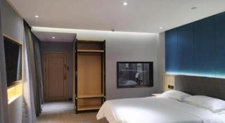 Green Tree Inn Urumqi San'gong Metro Station Exit - 5