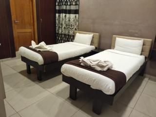 royal stay econos - 4