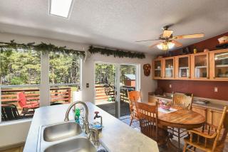 The Ponderosa Scenic Forest Views Fire Pit BBQ Pet-Friendly Now with Wi-Fi - 7