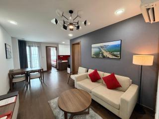 Ha Long 2BR Apartment - Spacious & Modern - Near Center - 2