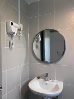 Duchess Home Taman Colonial - 9