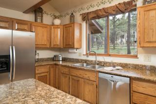 Burning Tree Lodge - Forest Views Fire Pit AC Pet and Family Friendly - 8