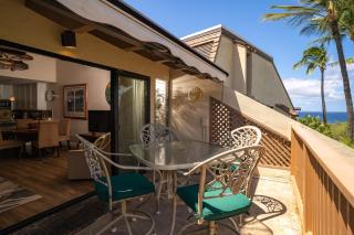 Maui Kamaole #A-207 Ocean View, Beautiful Front Row Unit A/C Throughout - 8