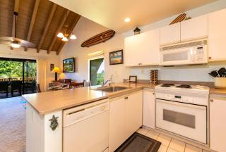 Maui Kamaole #F-210 Private, Across Kamaole III, Full A/C, Great Location - 2
