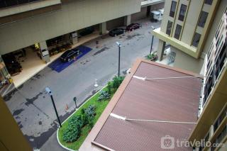 Fancy and Nice Studio Room at Transpark Cibubur Apartment By Travelio - 4