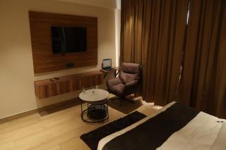 Vardaan Residency Hotel - 9