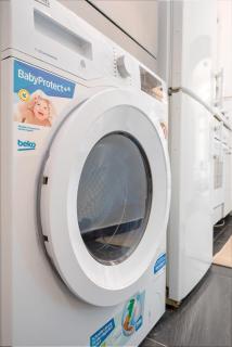 5 Min to U1 - Danube Island Access - Fast Wi-Fi - 8