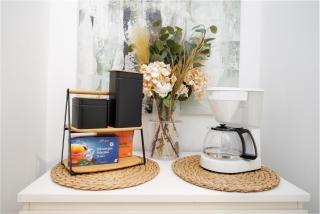 5 Min to U1 - Danube Island Access - Fast Wi-Fi - 1