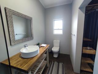 MegaBean Guest Rooms & Coffee Shop - 5