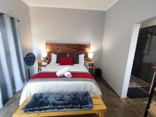 MegaBean Guest Rooms & Coffee Shop - 7