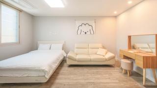 Gyeongju Gampo Laviangrose Pool Villa - 5