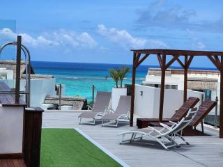 Pereybère, Penthouse with breathtaking Ocean View for Adults & plus 12y only - 0